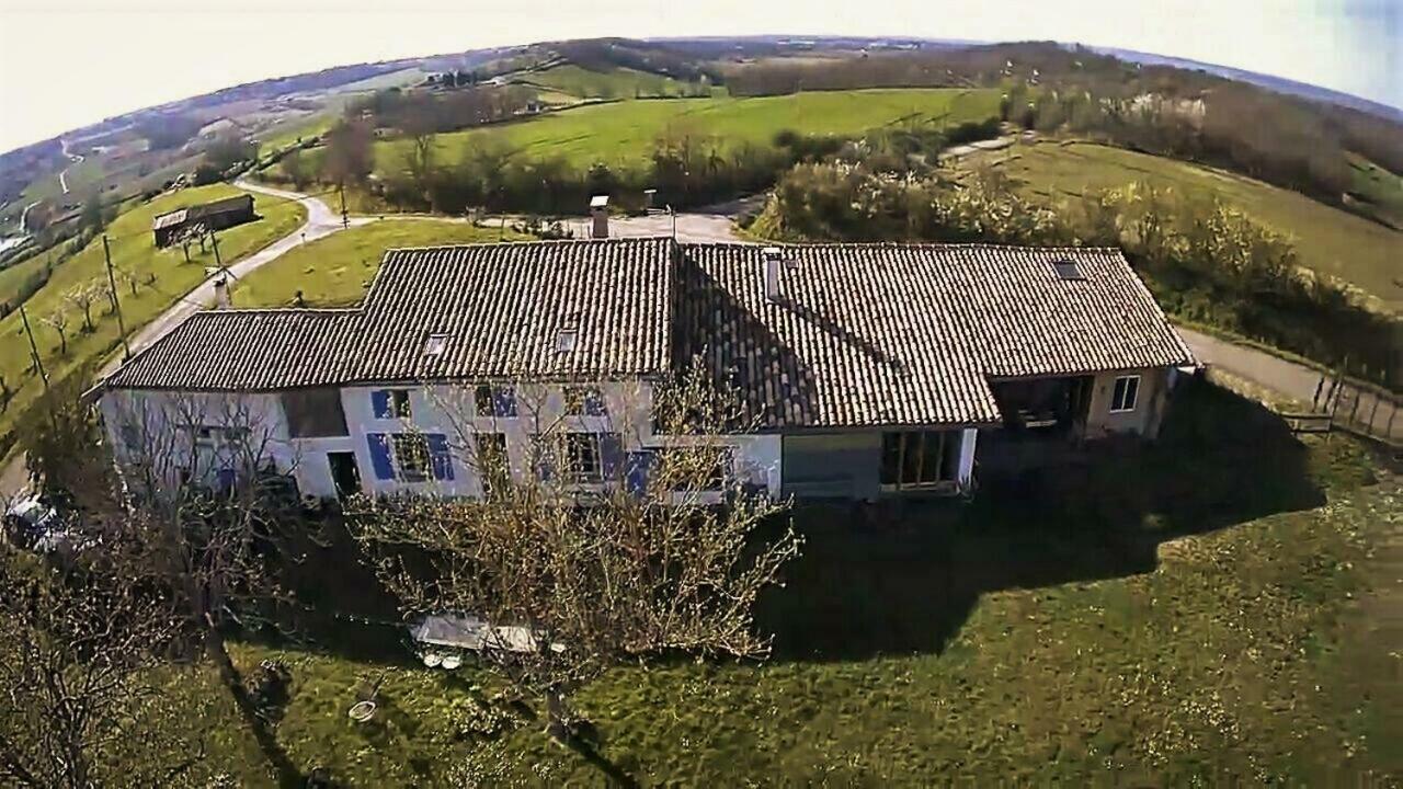 Готель Au "Bon Endroit" Genebrieres Екстер'єр фото